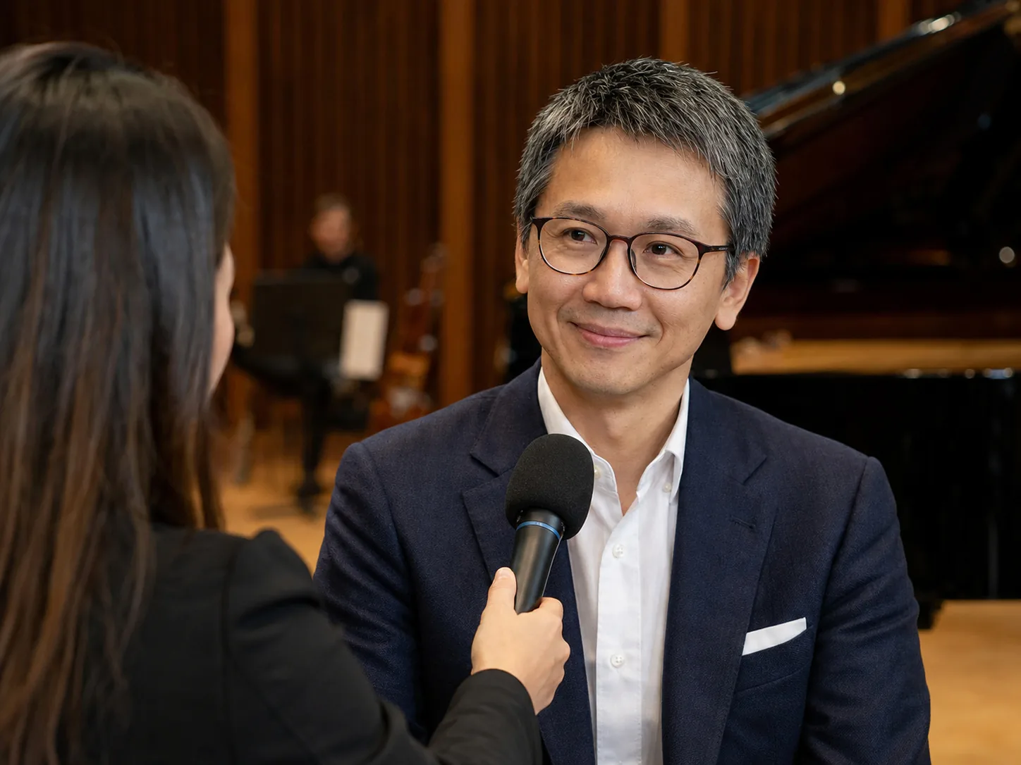 記者進行人物採訪